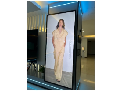 LCD巨幕海报屏数字时代的视觉界面